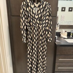 Black and White Maxi Dress with Long Bishop Sleeves and V-Neck